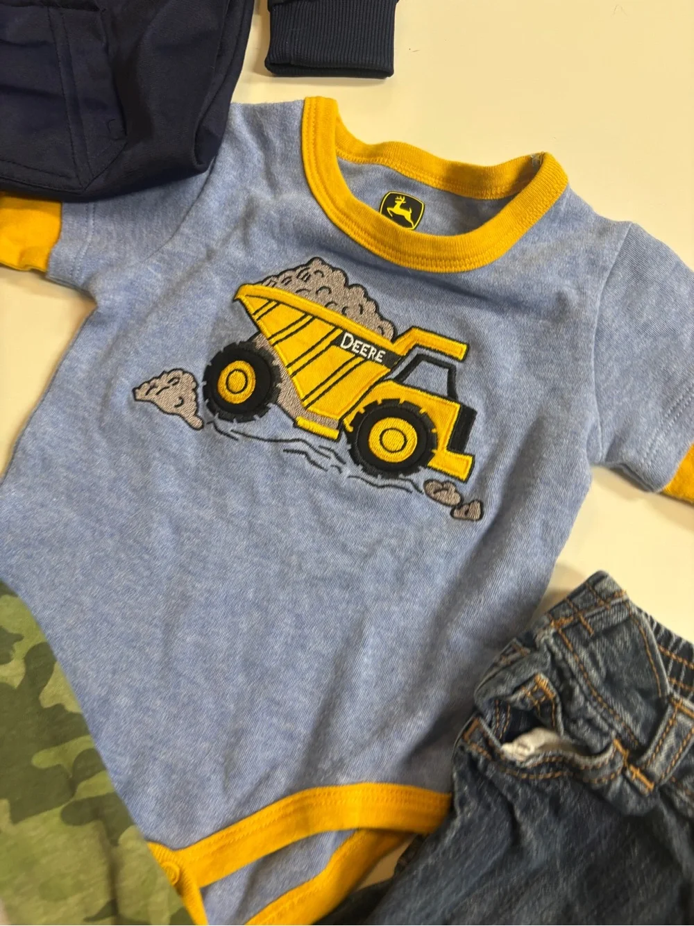 Lot of 5 pieces of 6-9 months boy clothing